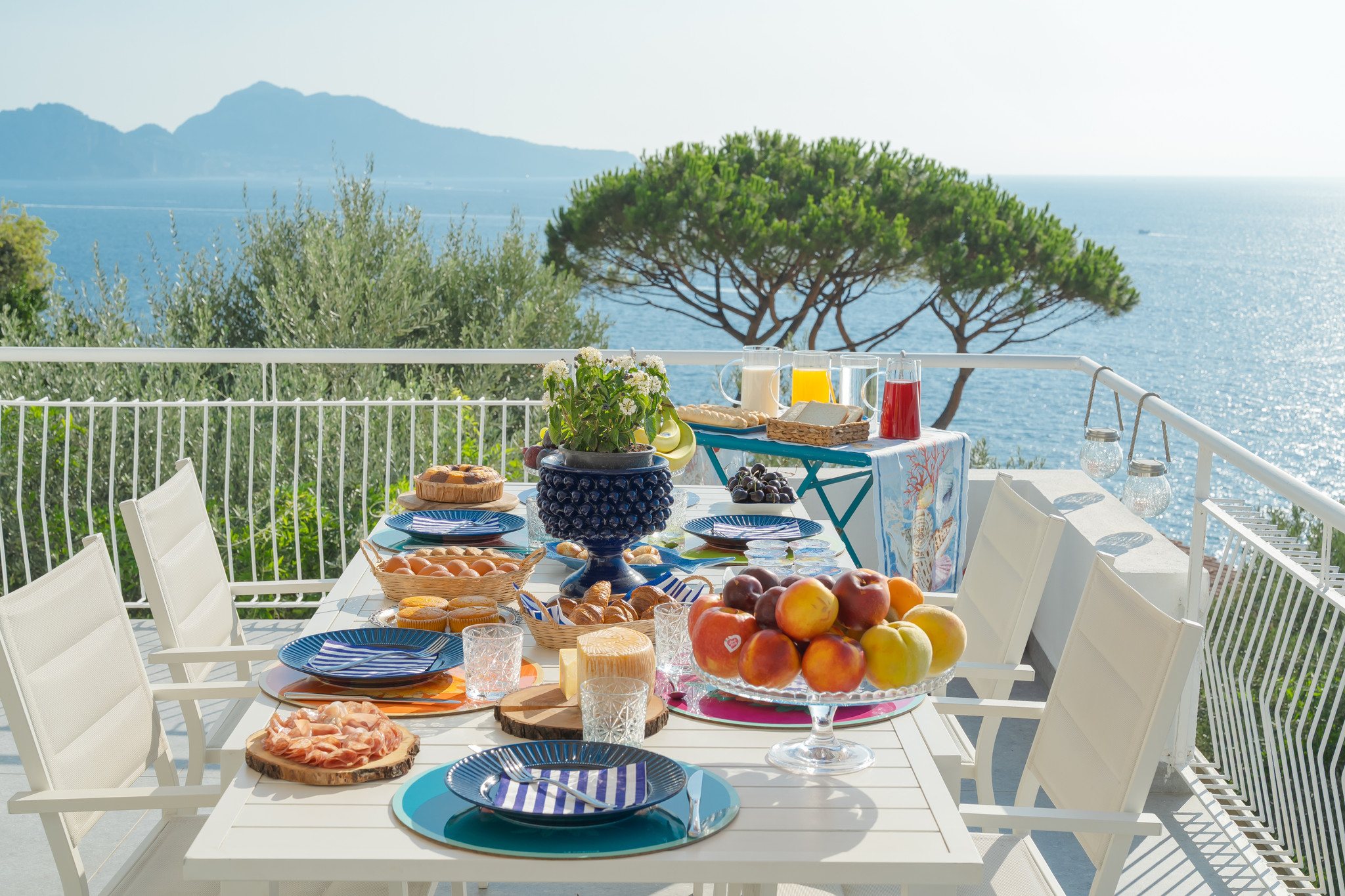 Terrace dining at La Balena Blu